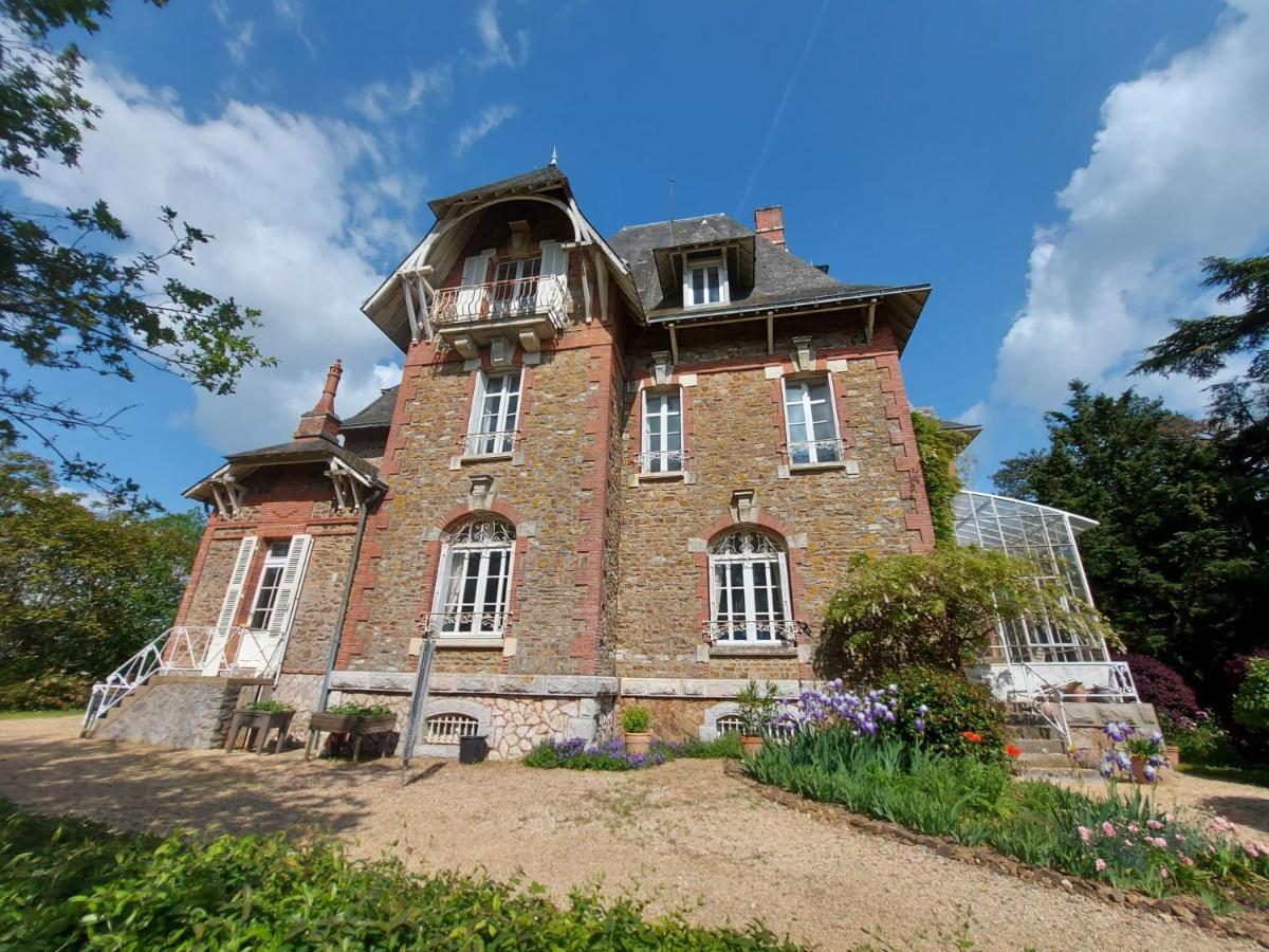 Le Manoir Des Rochers Bouere Εξωτερικό φωτογραφία